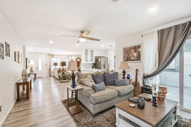 5002 Beechnut Street, Houston, TX 77096