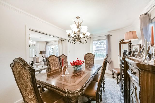 5002 Beechnut Street, Houston, TX 77096