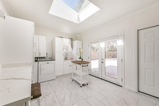 5002 Beechnut Street, Houston, TX 77096