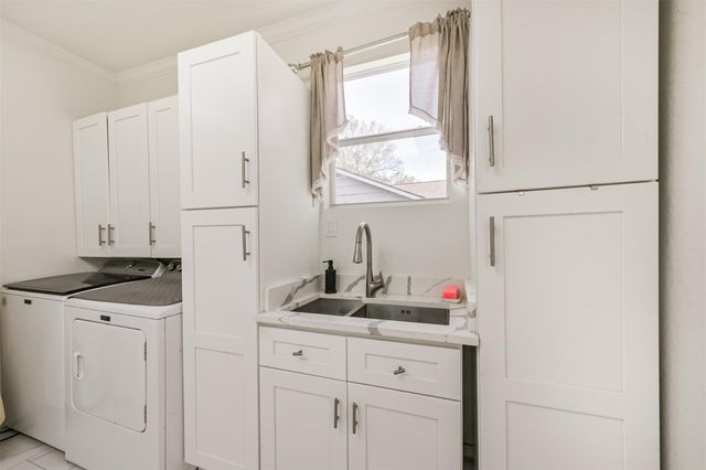 5002 Beechnut Street, Houston, TX 77096