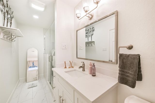 5002 Beechnut Street, Houston, TX 77096