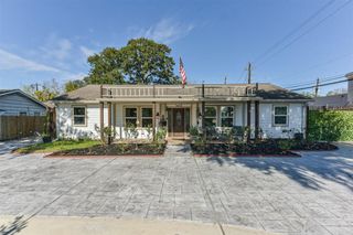 5002 Beechnut Street, Houston, TX 77096