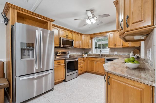 2937 S BERMUDA AVENUE, Apopka, FL 32703