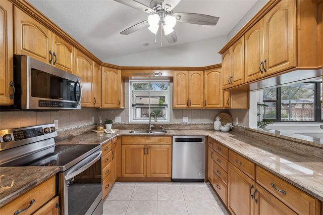 2937 S BERMUDA AVENUE, Apopka, FL 32703