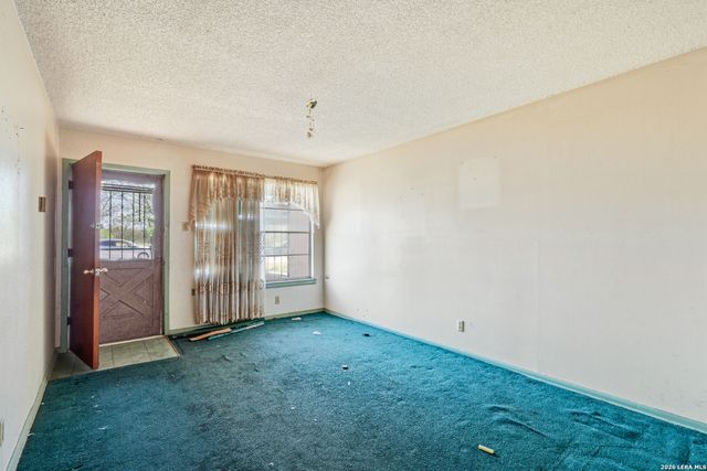 615 Dorie, San Antonio, TX 78220