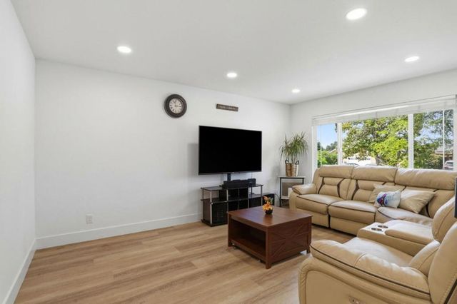 2362 Renfield Way, San Jose, CA 95148