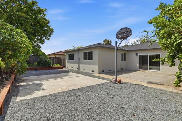2362 Renfield Way, San Jose, CA 95148