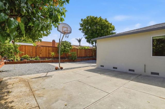 2362 Renfield Way, San Jose, CA 95148