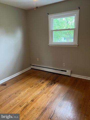 7711 FARMDALE AVE, Harrisburg, PA 17112