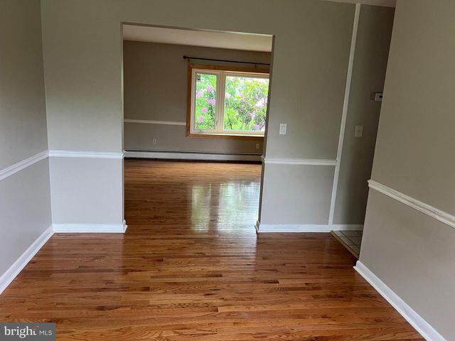 7711 FARMDALE AVE, Harrisburg, PA 17112