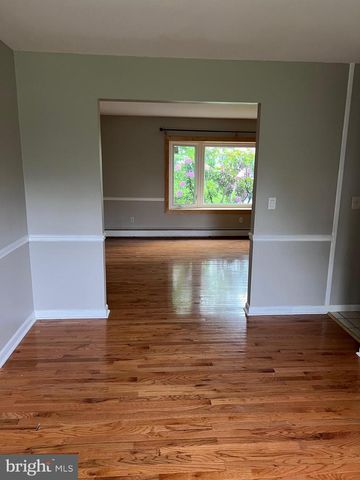 7711 FARMDALE AVE, Harrisburg, PA 17112