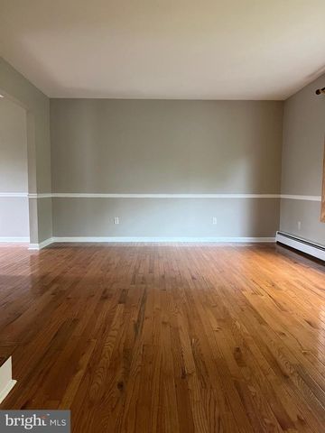 7711 FARMDALE AVE, Harrisburg, PA 17112