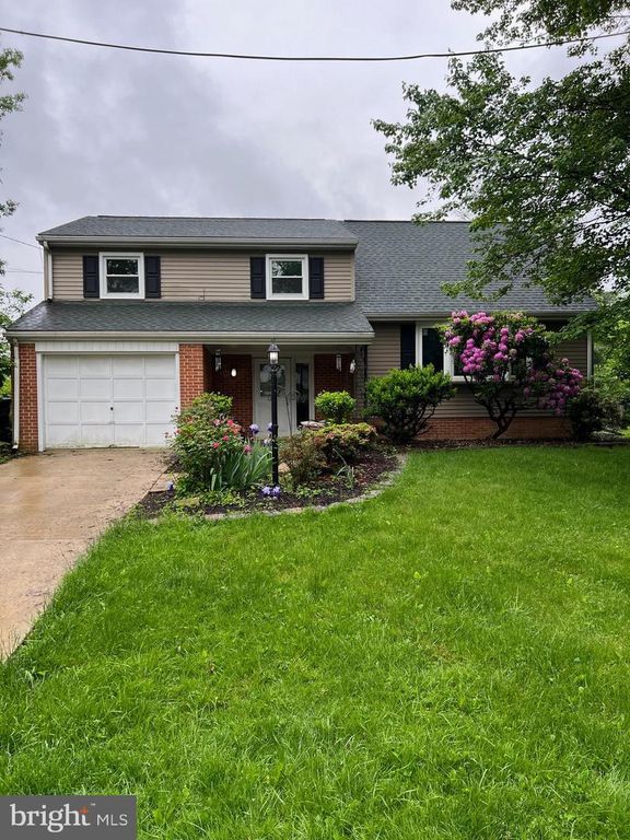 7711 FARMDALE AVE, Harrisburg, PA 17112