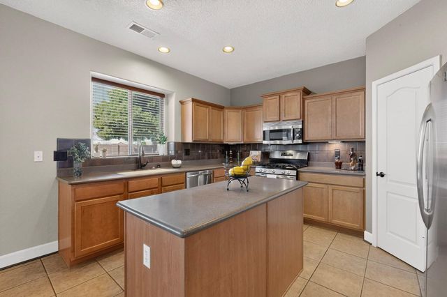 3325 Shiloh Road NE, Rio Rancho, NM 87144