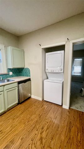 2207 Glencoe Street, Dallas, TX 75206