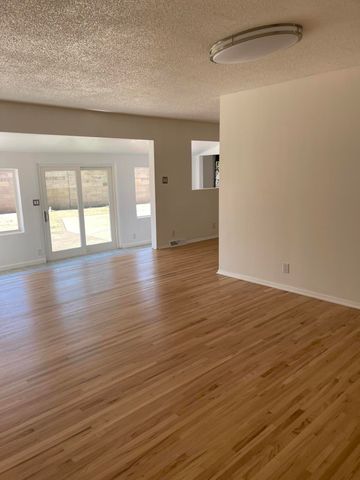 6716 Dodd Place NE, Albuquerque, NM 87110