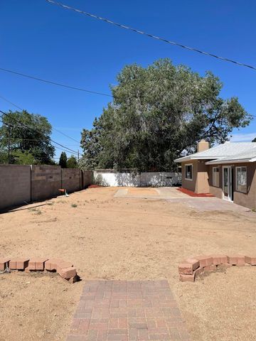 6716 Dodd Place NE, Albuquerque, NM 87110