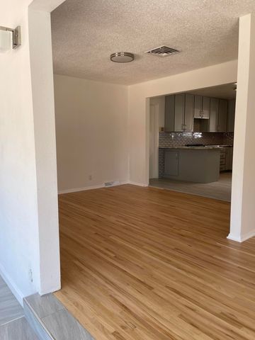 6716 Dodd Place NE, Albuquerque, NM 87110