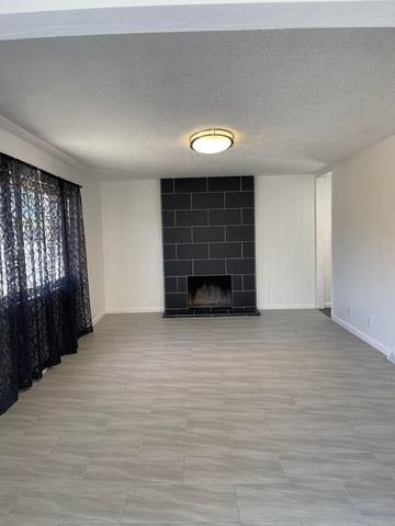 6716 Dodd Place NE, Albuquerque, NM 87110