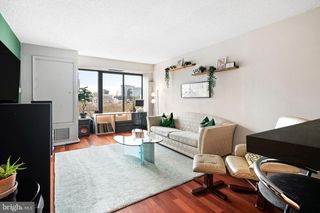 2001 Hamilton St Apt 922, Philadelphia, PA 19130