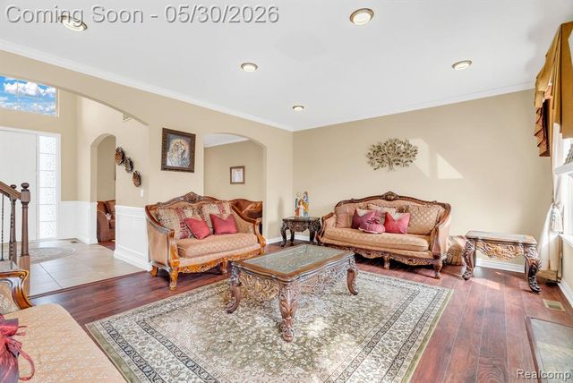 4122 Hawks Nest Road, Utica, MI 48317