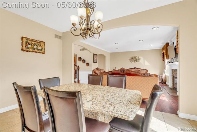 4122 Hawks Nest Road, Utica, MI 48317