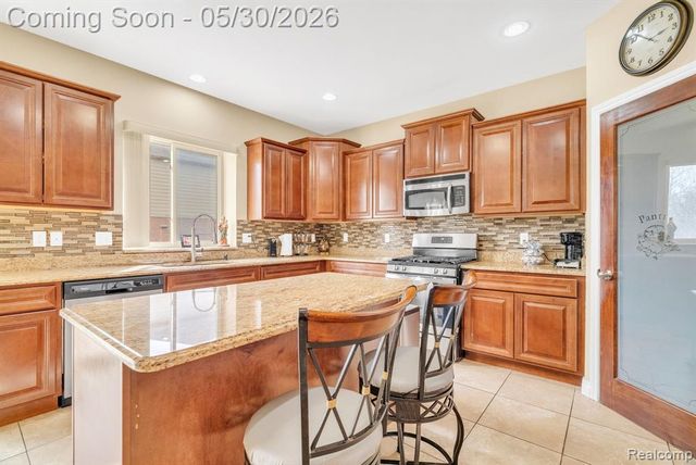 4122 Hawks Nest Road, Utica, MI 48317