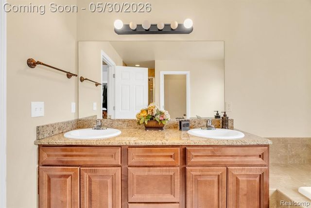 4122 Hawks Nest Road, Utica, MI 48317