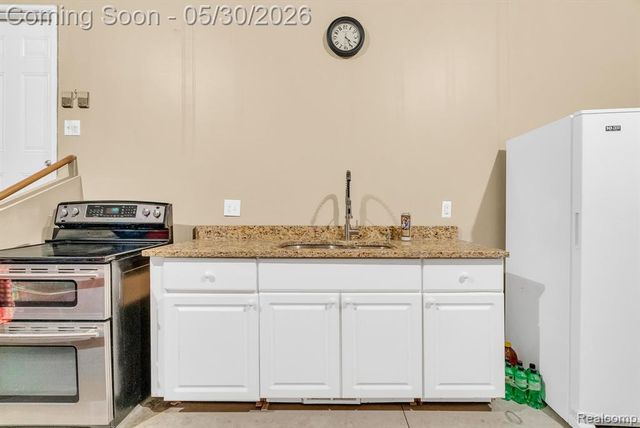 4122 Hawks Nest Road, Utica, MI 48317