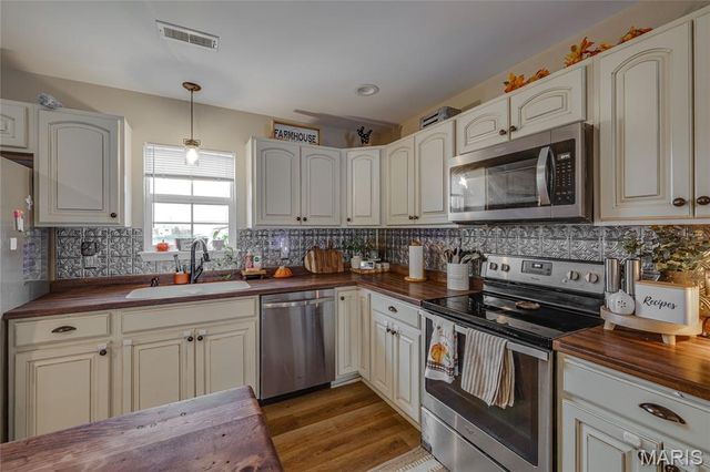 2962 Sherrill Road, Doe Run, MO 63637