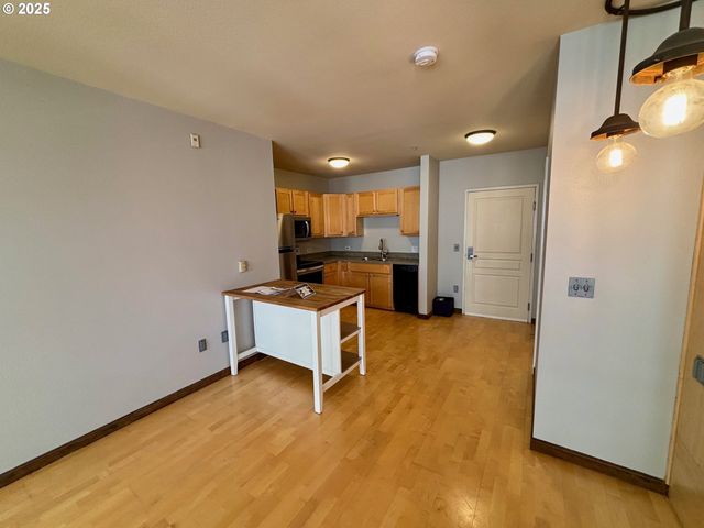 1134 Sw JEFFERSON St 503, Portland, OR 97201