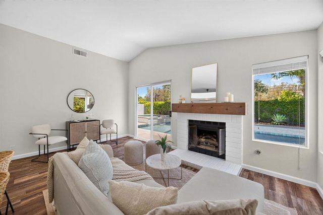 2110 Shadetree, Escondido, CA 92029