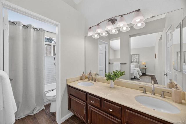 2110 Shadetree, Escondido, CA 92029