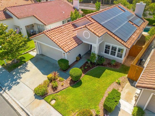 2110 Shadetree, Escondido, CA 92029