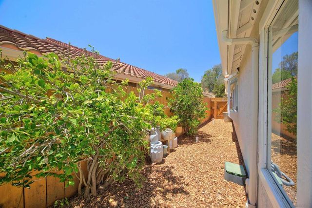 2110 Shadetree, Escondido, CA 92029