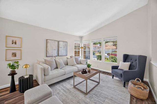 2110 Shadetree, Escondido, CA 92029