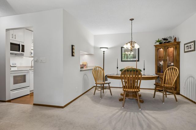 35 Nathan Lane N 303, Plymouth, MN 55441