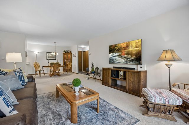 35 Nathan Lane N 303, Plymouth, MN 55441