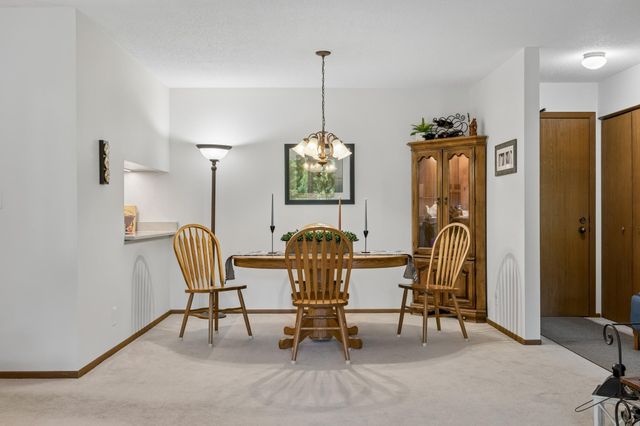 35 Nathan Lane N 303, Plymouth, MN 55441
