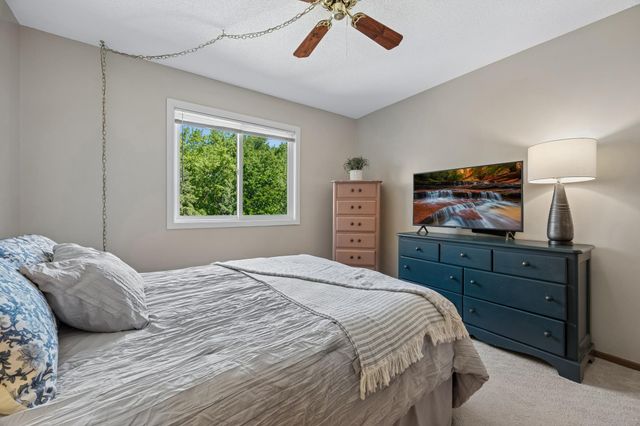 35 Nathan Lane N 303, Plymouth, MN 55441