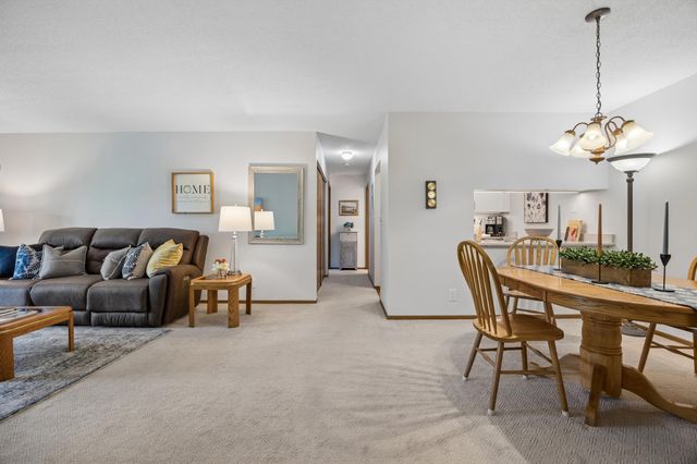 35 Nathan Lane N 303, Plymouth, MN 55441