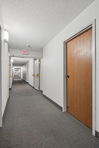 35 Nathan Lane N 303, Plymouth, MN 55441