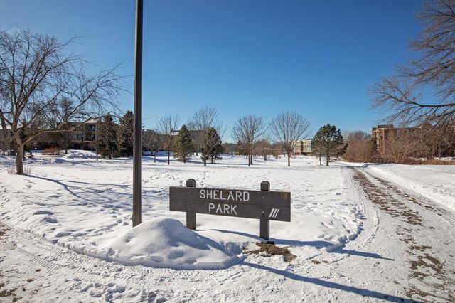 35 Nathan Lane N 303, Plymouth, MN 55441