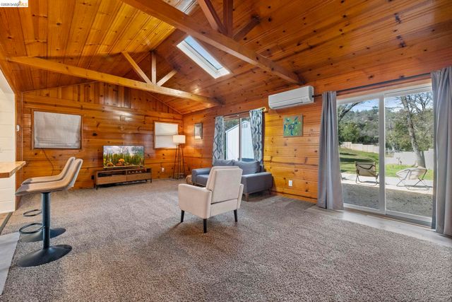 696 Shaws Flat Rd, Sonora, CA 95370