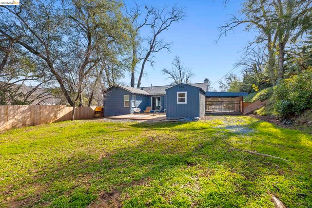 696 Shaws Flat Rd, Sonora, CA 95370