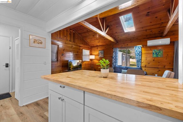 696 Shaws Flat Rd, Sonora, CA 95370