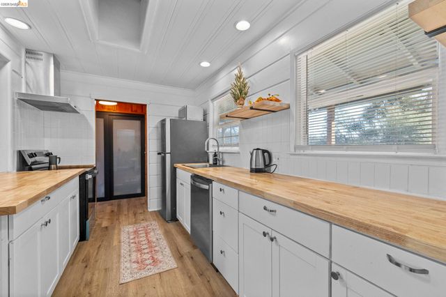 696 Shaws Flat Rd, Sonora, CA 95370