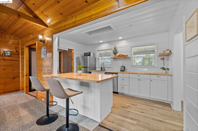 696 Shaws Flat Rd, Sonora, CA 95370