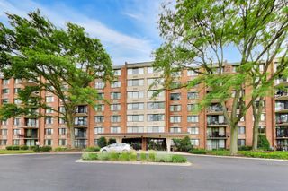 2000 Saint Regis Drive 7N, Lombard, IL 60148