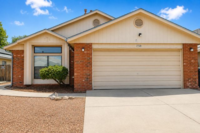 7728 San Augustine Street NW, Albuquerque, NM 87120
